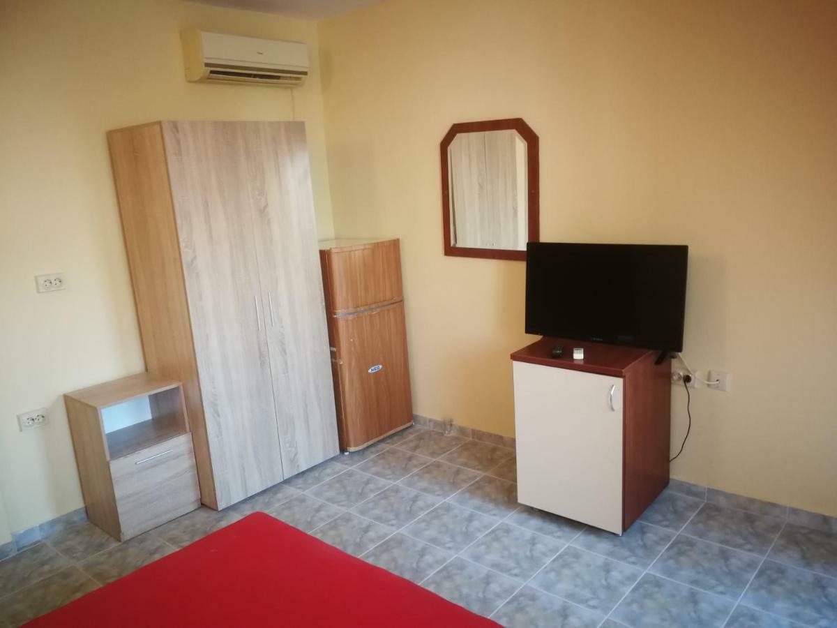 Femili Diveda Hotel