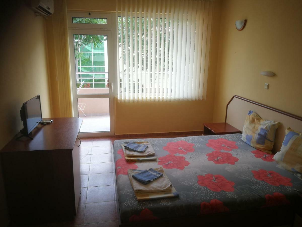 Femili Diveda Hotel